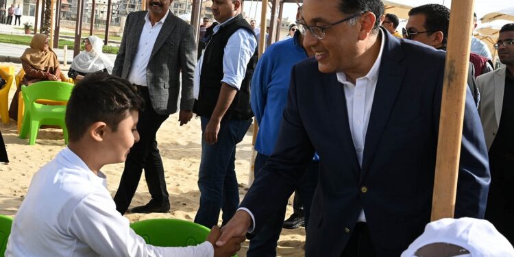 رئيس الوزراء يتفقد نادي وشاطئ «قادرون» لذوي الهمم بمدينة دمياط الجديدة