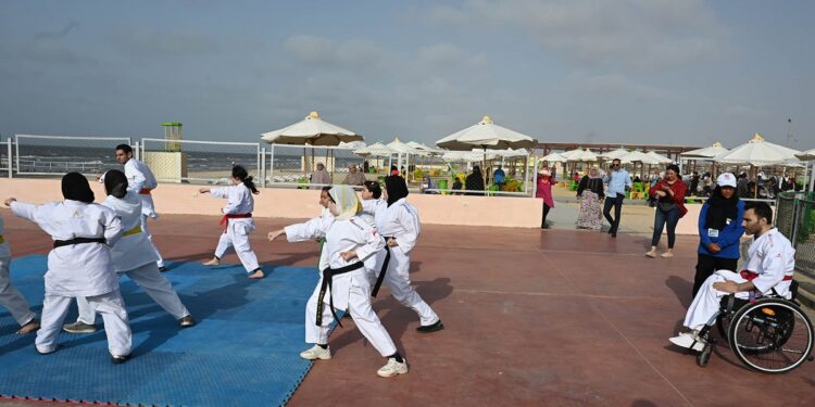 رئيس الوزراء يتفقد نادي وشاطئ «قادرون» لذوي الهمم بمدينة دمياط الجديدة