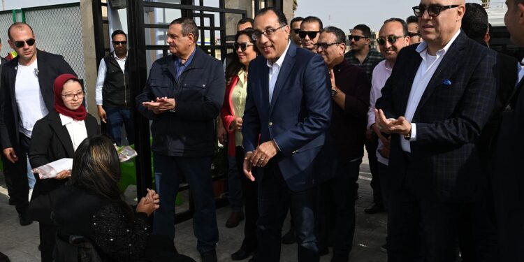 رئيس الوزراء يتفقد نادي وشاطئ «قادرون» لذوي الهمم بمدينة دمياط الجديدة