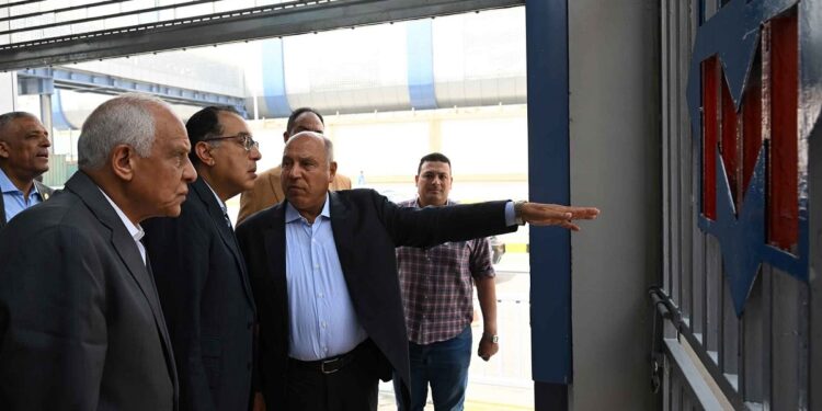 مدبولي: تكليفات من الرئيس السيسي بالعمل دوما على تحسين خدمات النقل الجماعي للمواطنين 