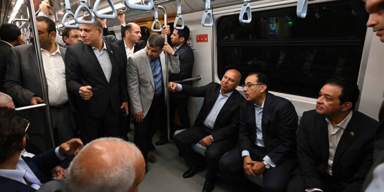 مدبولي: تكليفات من الرئيس السيسي بالعمل دوما على تحسين خدمات النقل الجماعي للمواطنين 