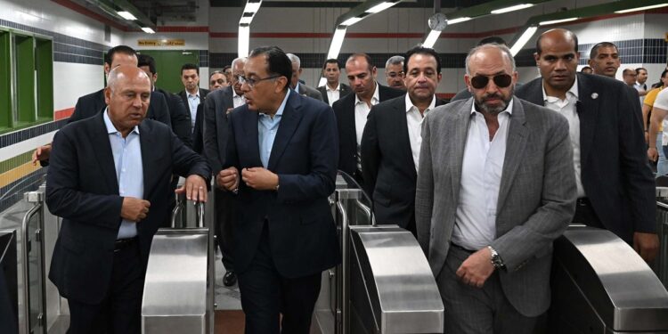 مدبولي: تكليفات من الرئيس السيسي بالعمل دوما على تحسين خدمات النقل الجماعي للمواطنين 