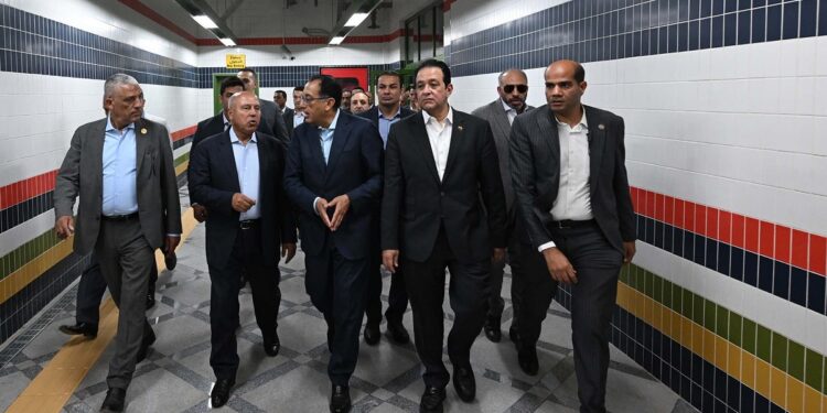 مدبولي: تكليفات من الرئيس السيسي بالعمل دوما على تحسين خدمات النقل الجماعي للمواطنين 