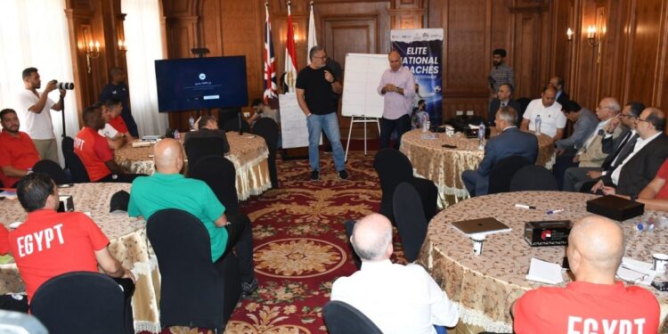 وزير الرياضة يشهد المرحلة التمهيدية من المشروع القومي لصقل مدربي المنتخبات الوطنية