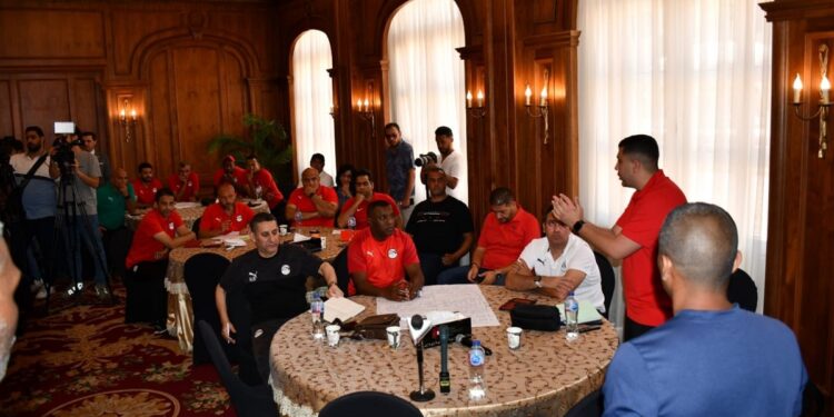 وزير الرياضة يشهد المرحلة التمهيدية من المشروع القومي لصقل مدربي المنتخبات الوطنية