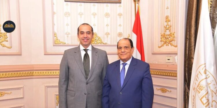 وزير الشئون النيابية يلتقي رئيسي محكمة النقض ومجلس القضاء الأعلى 