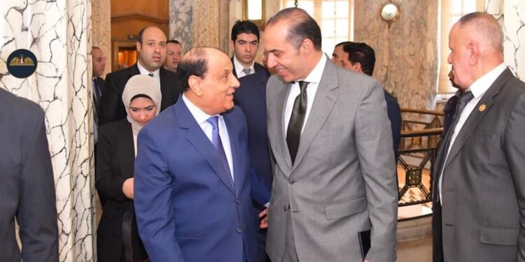 وزير الشئون النيابية يلتقي رئيسي محكمة النقض ومجلس القضاء الأعلى 