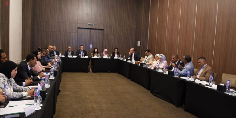 نواب يطالبون بخريطة استثمارية للمشروعات المتوسطة والصغيرة بمحافظات الصعيد