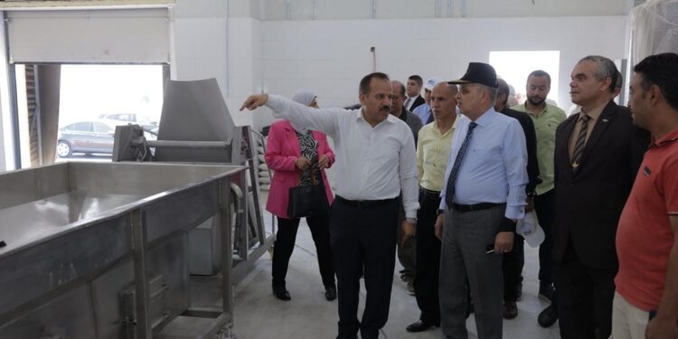 الفريق أسامة ربيع: بدء التشغيل التجريبي لمصنع تعبئة وتغليف الأسماك الشهر القادم 