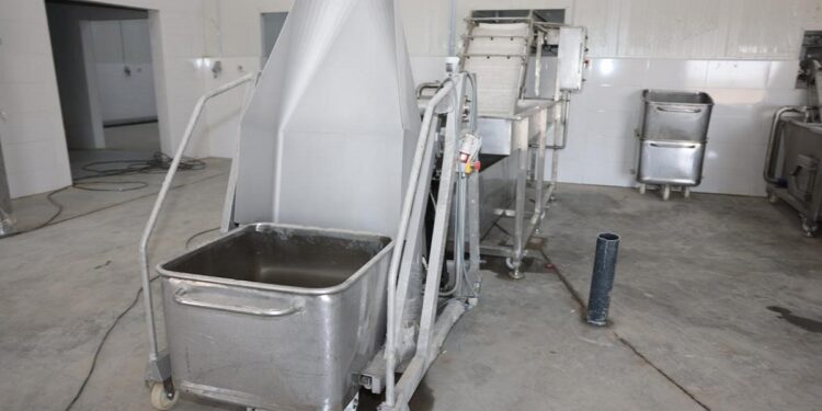 الفريق أسامة ربيع: بدء التشغيل التجريبي لمصنع تعبئة وتغليف الأسماك الشهر القادم 