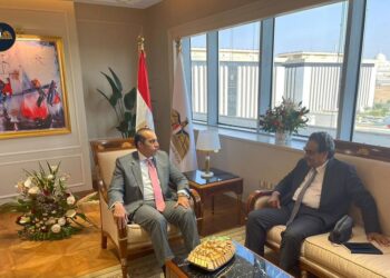 وزير الشئون النيابية والقانونية