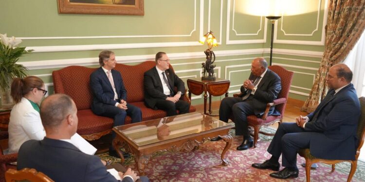 وزير الخارجية يستقبل مدير المكتب الإقليمي للدول العربية ببرنامج الأمم المتحدة الإنمائي 