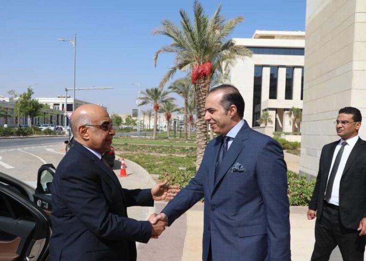المستشار محمود فوزي يستقبل وزير العدل لوضع اللمسات الأخيرة على مشروع الأجندة التشريعية 