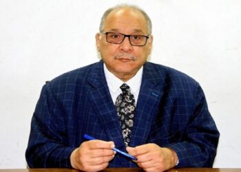 من أشعل النار