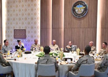 الرئيس السيسي يزور الأكاديمية العسكرية ويشارك الإفطار مع الطلبة وأسرهم