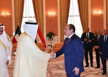 الرئيس السيسي يلتقي رئيس الوزراء الكويتي في مقر إقامته