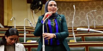 سارة النحاس