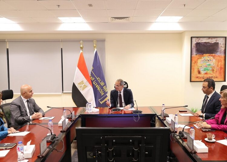 وزير الاتصالات يشهد توقيع مذكرة تفاهم مع مايكروسوفت لتعزيز الذكاء الاصطناعي