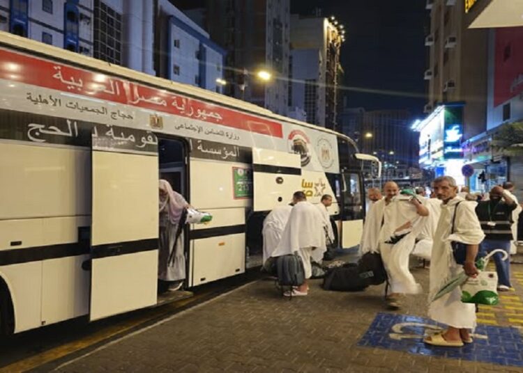 حجاج الجمعيات الأهلية