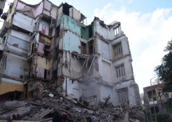 انهيار عقار العطارين