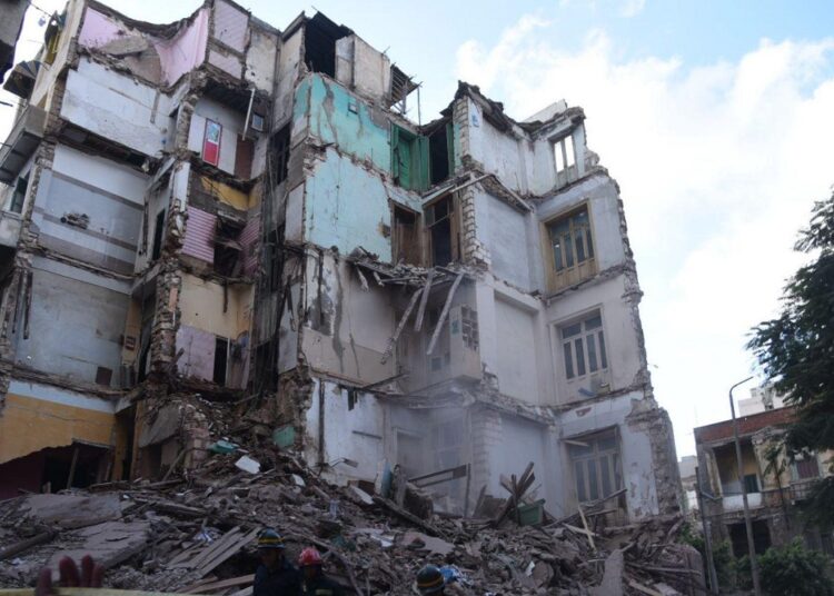 انهيار عقار العطارين