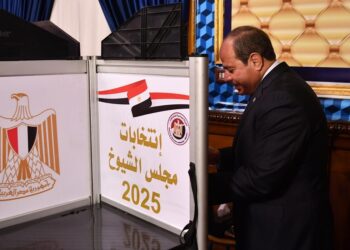 فيديو وصور.. الرئيس السيسي يُدلي بصوته في انتخابات مجلس الشيوخ بمصر الجديدة