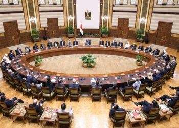 الرئيس السيسي يستقبل قيادات كبرى شركات التعهيد خلال قمة عالمية في مصر