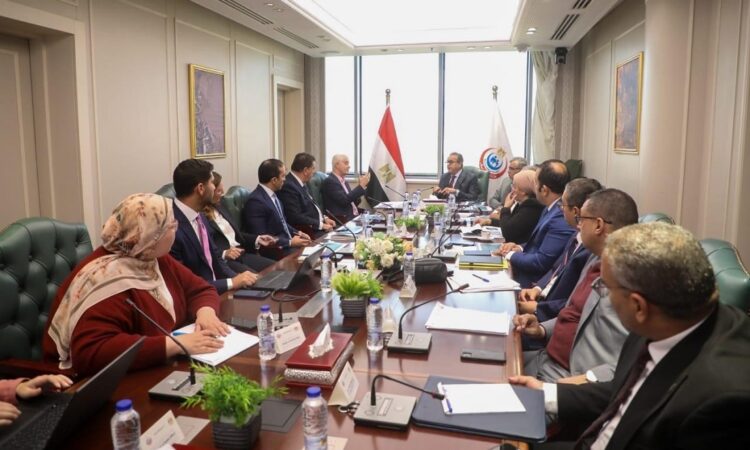 وزير الصحة يبحث فرص التعاون والاستثمار لتطوير قسم الأشعة بمشروع مدينة النيل الطبية