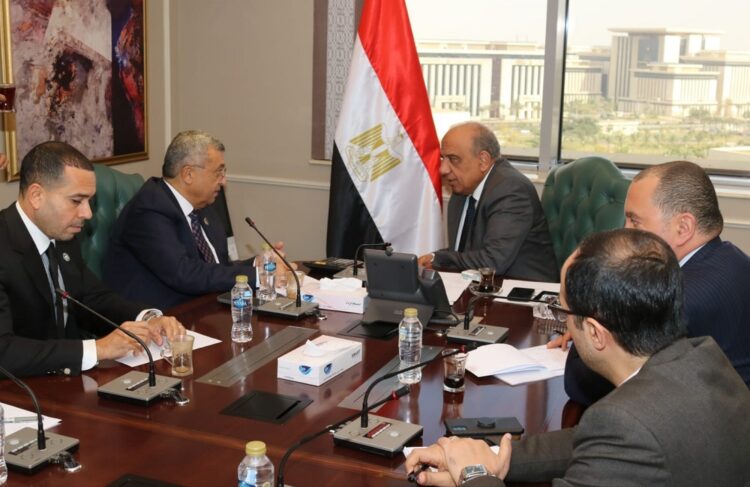 وزير الكهرباء يناقش مع لجنة الطاقة بمجلس الشيوخ استراتيجيات استدامة الطاقة وتحسين الخدمات