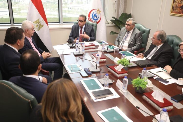 وزير الصحة يبحث فرص التعاون والاستثمار لتطوير قسم الأشعة بمشروع مدينة النيل الطبية
