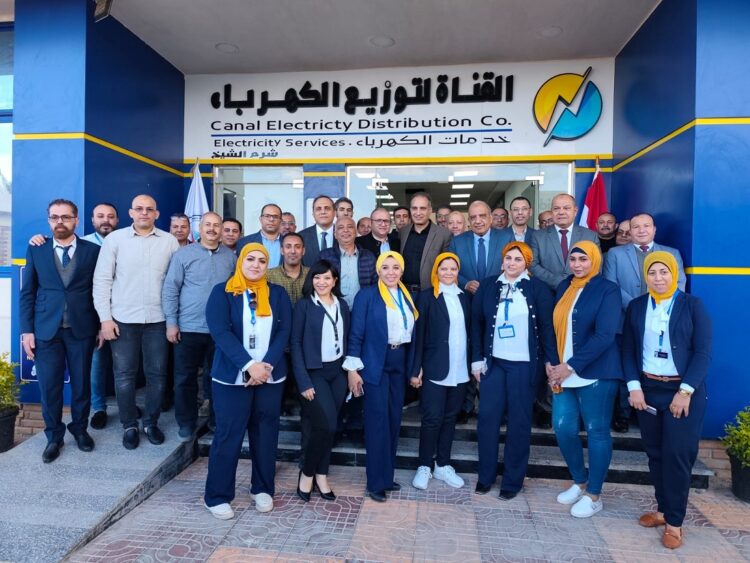 وزير الكهرباء يقوم بزيارة ميدانية ضمن خطة التطوير والتحول الرقمي بالقطاع