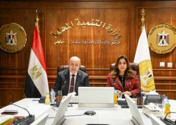 وزيرة التنمية ومستشار الرئيس يناقشان مع المحافظين استغلال الأراضي المستردة وتقنين التعديات