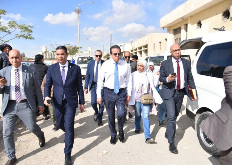 وزير الصحة يتفقد مشروع تطوير مستشفى 6 أكتوبر المركزي ويتابع البناء الجديد