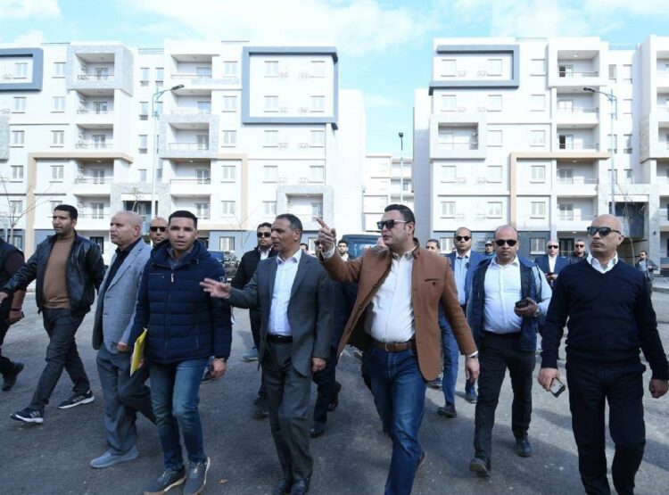 وزير الإسكان