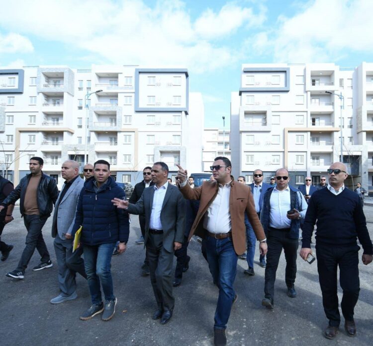 وزير الإسكان يتفقد حدائق العاصمة ويتابع مشروعات المبادرة الرئاسية «سكن لكل المصريين» و«ديارنا»