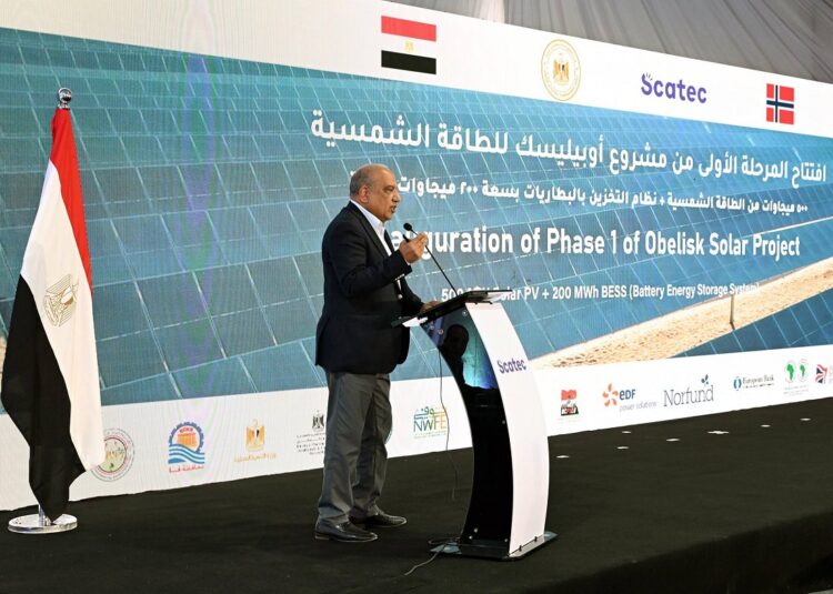 رئيس الوزراء يفتتح مشروع «أوبيليسك» للطاقة الشمسية بنجع حمادي باستثمارات 600 مليون دولار