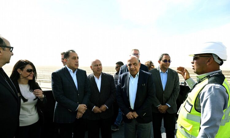 رئيس الوزراء يفتتح مشروع «أوبيليسك» للطاقة الشمسية بنجع حمادي باستثمارات 600 مليون دولار