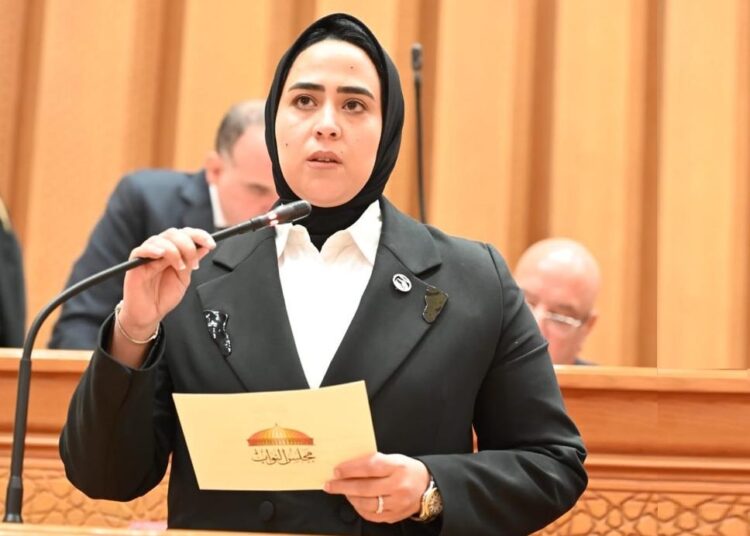 سارة النحاس