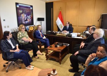 الصحة تستقبل وفد جامعة دي مونتفورت البريطانية لتعزيز التعاون لمكافحة مقاومة المضادات الميكروبية