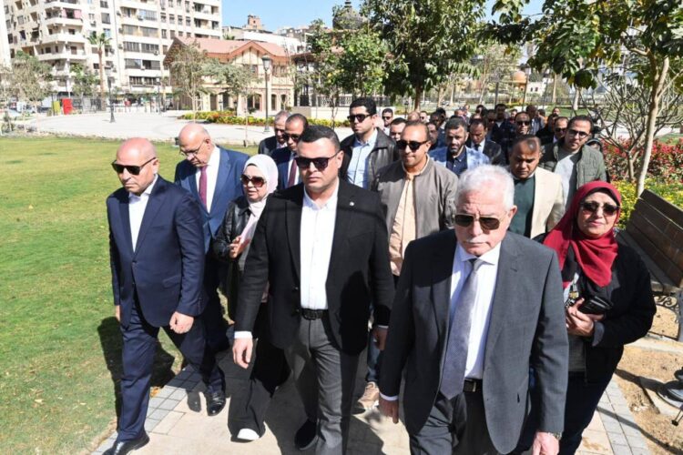 وزير الإسكان يتفقد مشروعات تطوير القاهرة الخديوية وحديقة الأزبكية لإحياء الهوية التراثية