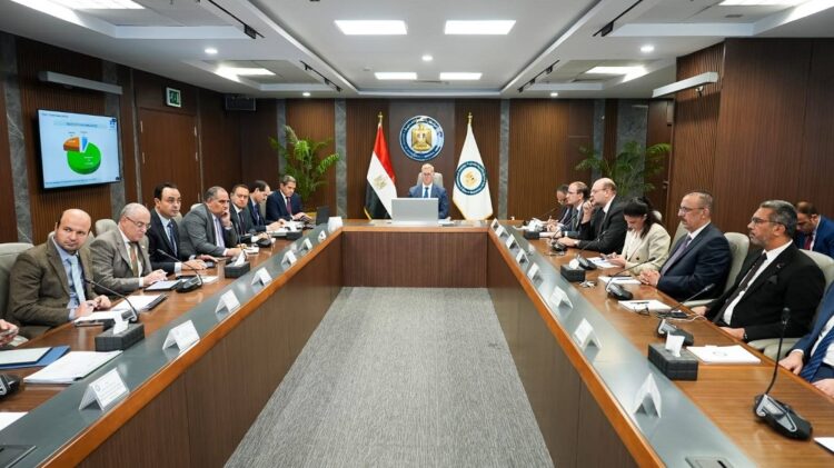 خطة طموحة للبترول.. اكتشافات جديدة وزيادة الإنتاج باستخدام الذكاء الاصطناعي والتقنيات الحديثة