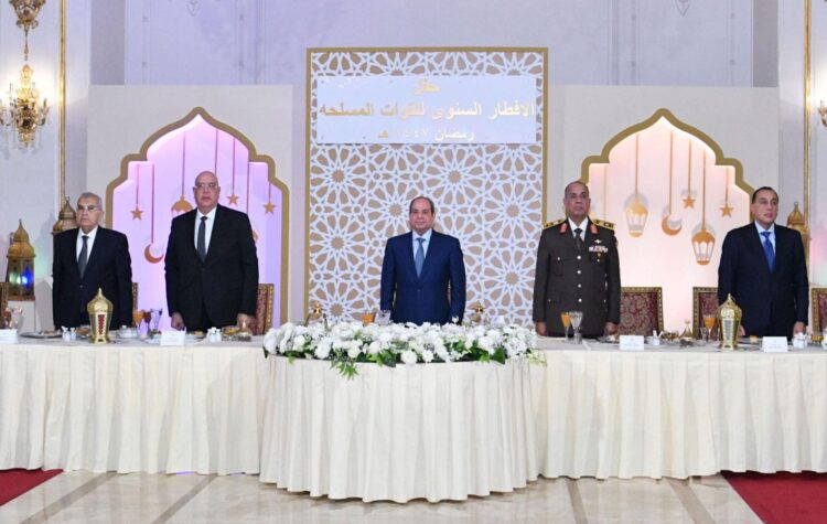 الرئيس السيسي يشارك في حفل إفطار القوات المسلحة بمناسبة ذكرى انتصارات العاشر من رمضان