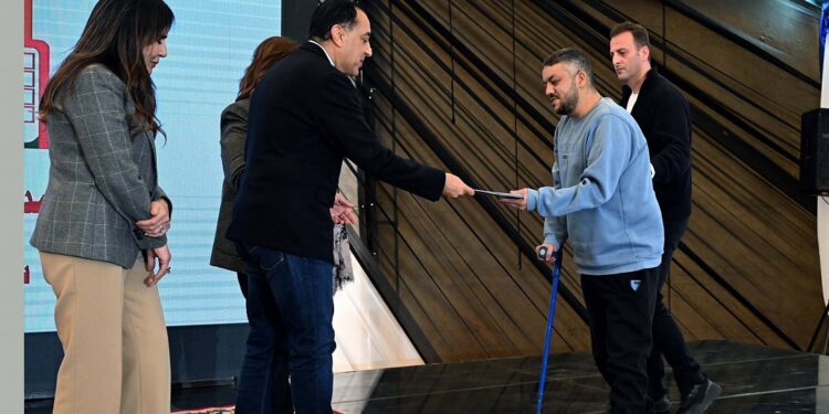 رئيس الوزراء يسلم عقود وحدات سكنية ضمن مبادرة «سكن لكل المصريين» بمدينة حدائق العاصمة