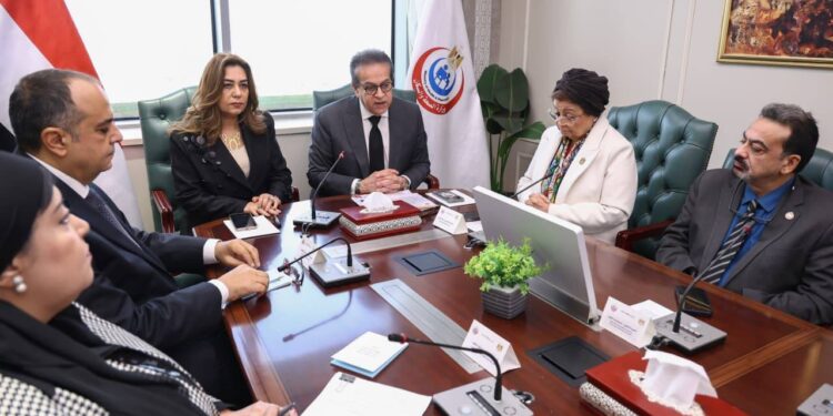 الأسرة المصرية