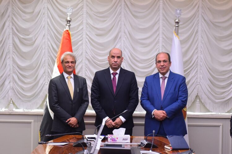 وزير العمل يستعرض تجربة إنشاء منصات تدريب وتأهيل الشباب وفق احتياجات سوق العمل العالمي
