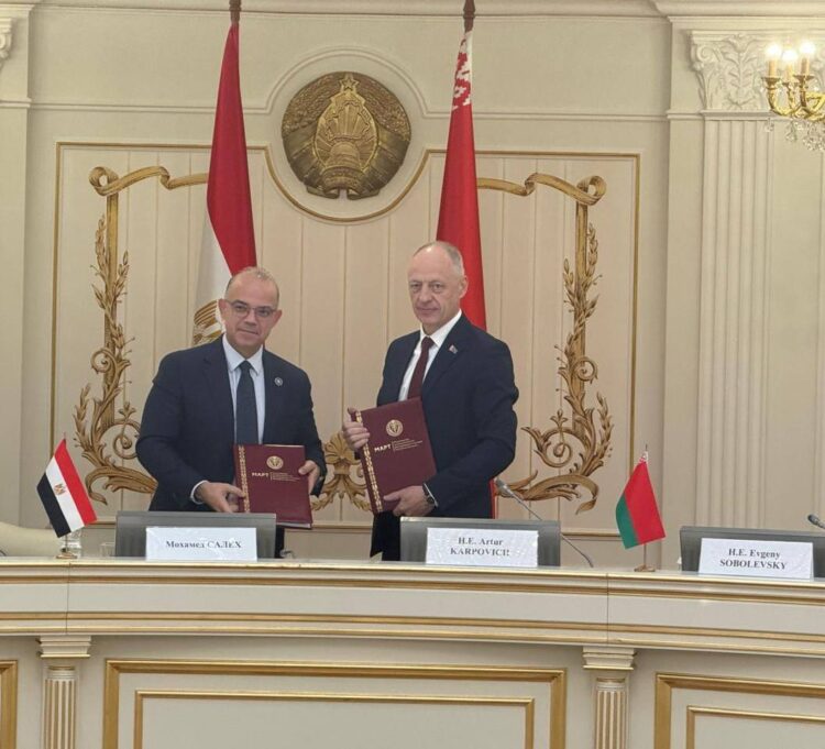 وزير الاستثمار يوقع بروتوكول تعاون شامل مع نظيره البيلاروسي لتعزيز التكامل الاستثماري والتبادل التجاري
