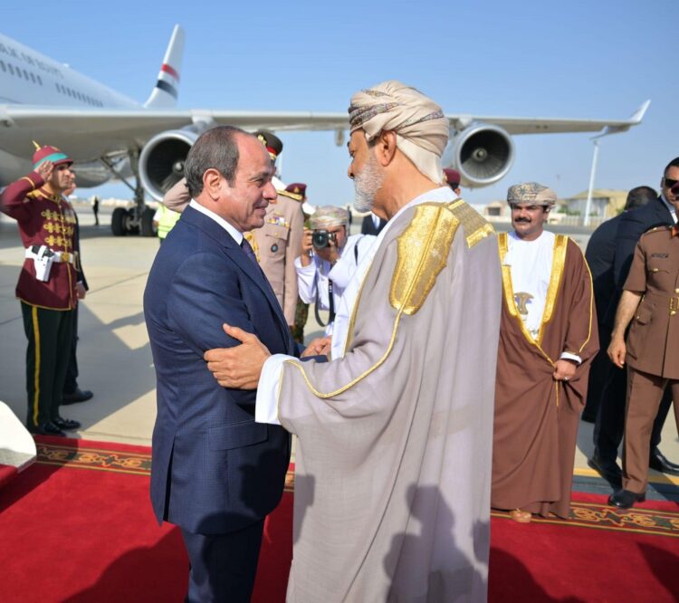 زيارة الرئيس السيسي لعُمان.. تعزيز العلاقات الأخوية وبحث القضايا الإقليمية