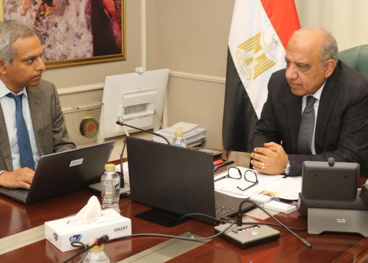  وزير الكهرباء