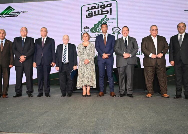 الكوادر البشرية