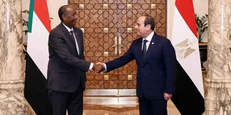 الرئيس السيسي يستقبل رئيس مجلس السيادة السوداني
